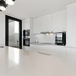 Penthouse Moderne Et Cosy Pour Vos Accessible A Pied Depuis La