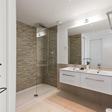 Appartamento Penthouse Moderne Et Cosy Pour Vos Accessible à Pied Depuis La