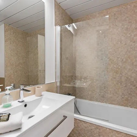 Appartamento Penthouse Moderne Et Cosy Pour Vos Accessible à Pied Depuis La *