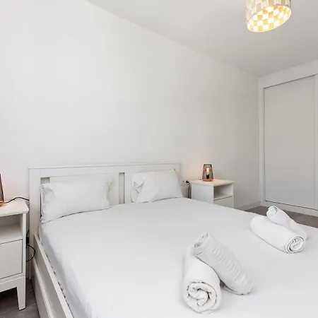Appartamento Penthouse Moderne Et Cosy Pour Vos Accessible à Pied Depuis La *