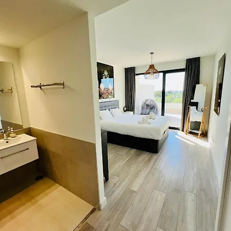 Penthouse Moderne Et Cosy Pour Vos Accessible A Pied Depuis La Апартаменты